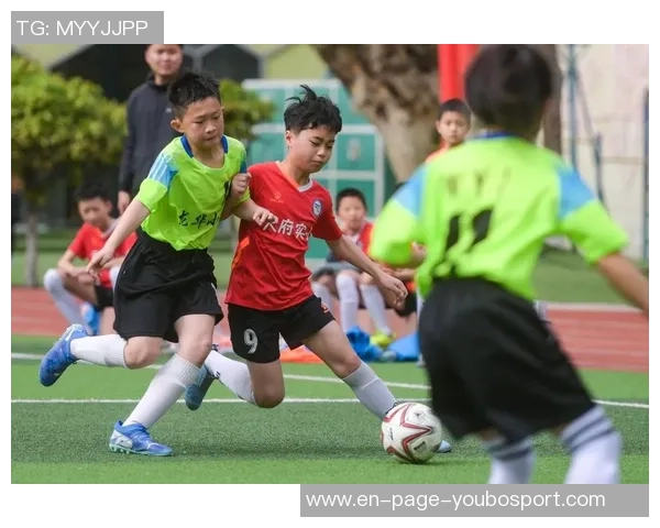 我们小区艺体能足球活动促进青少年健康成长与团队合作精神